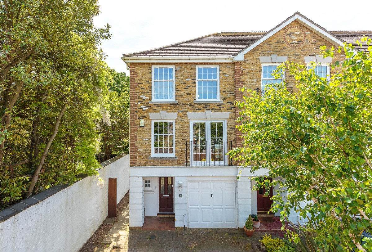 french-doors-hamilton-windows-08 Window fitters in Staines-upon-Thames
